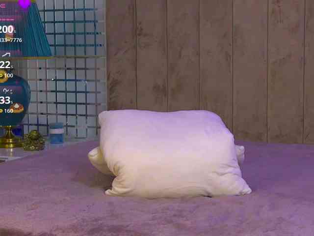 MiaAddison webcam