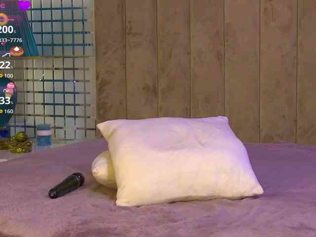 MiaAddison webcam