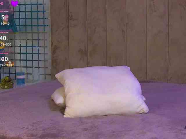 MiaAddison webcam