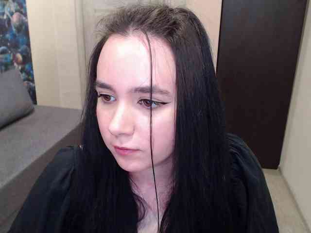 MonicaBrownie webcam