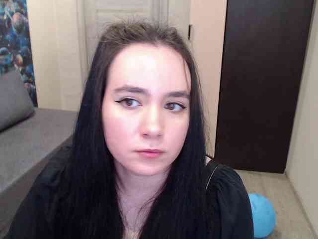 MonicaBrownie webcam