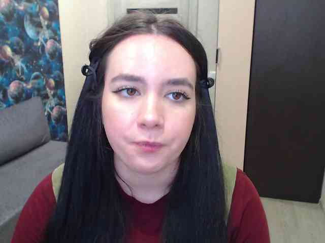 MonicaBrownie webcam