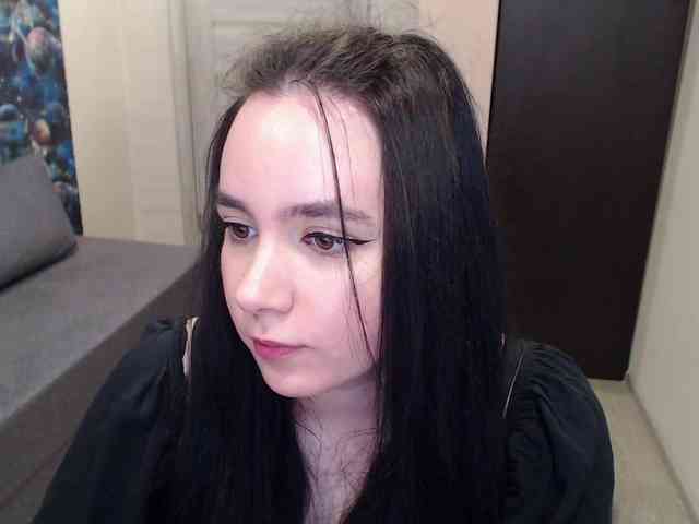 MonicaBrownie webcam