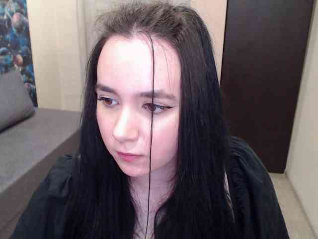 MonicaBrownie webcam