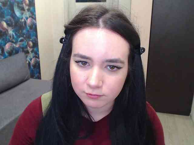 MonicaBrownie webcam