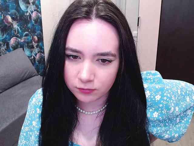 MonicaBrownie webcam