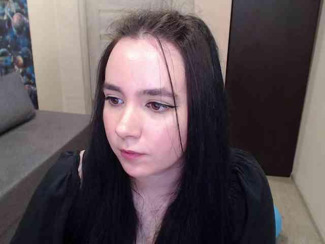 MonicaBrownie webcam