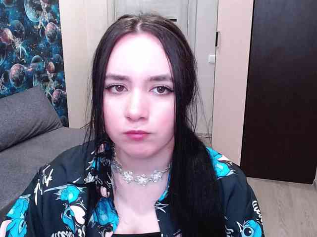 MonicaBrownie webcam