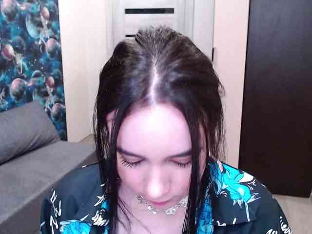 MonicaBrownie webcam