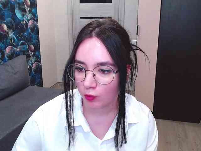 MonicaBrownie webcam
