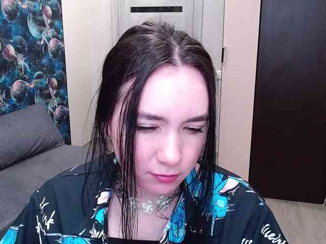 MonicaBrownie webcam