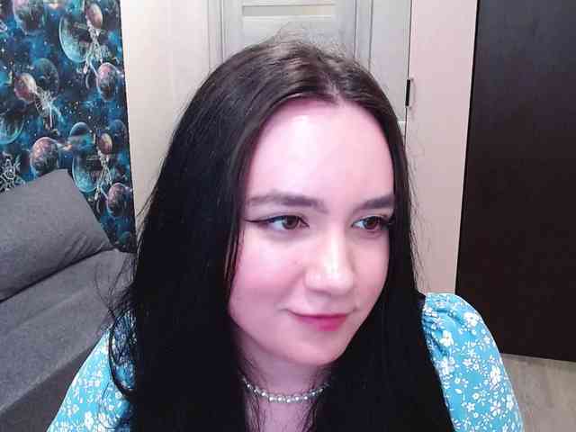 MonicaBrownie webcam
