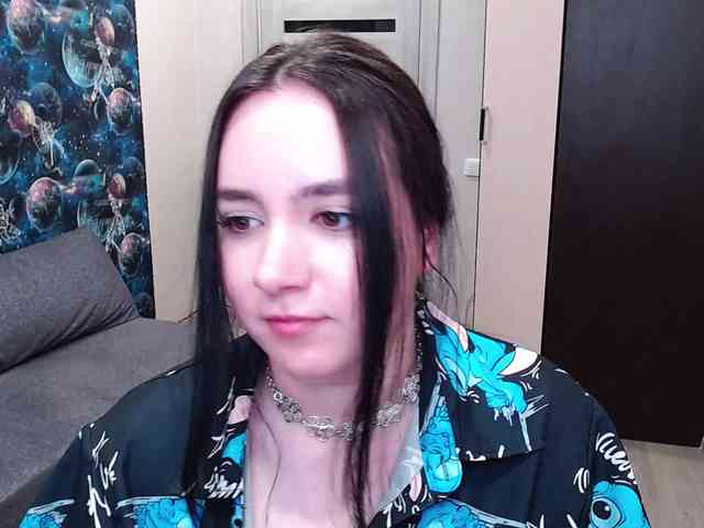 MonicaBrownie webcam
