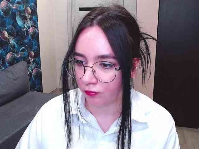 MonicaBrownie webcam
