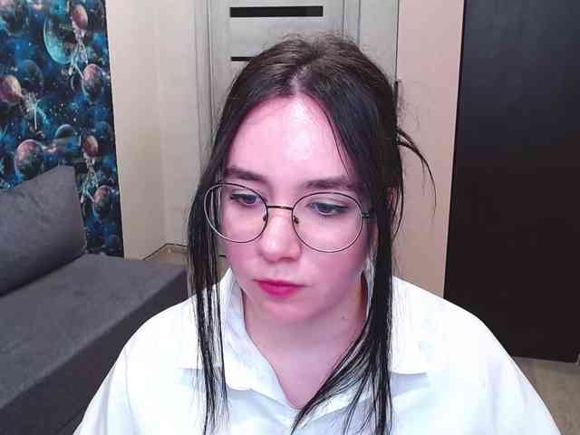 MonicaBrownie webcam