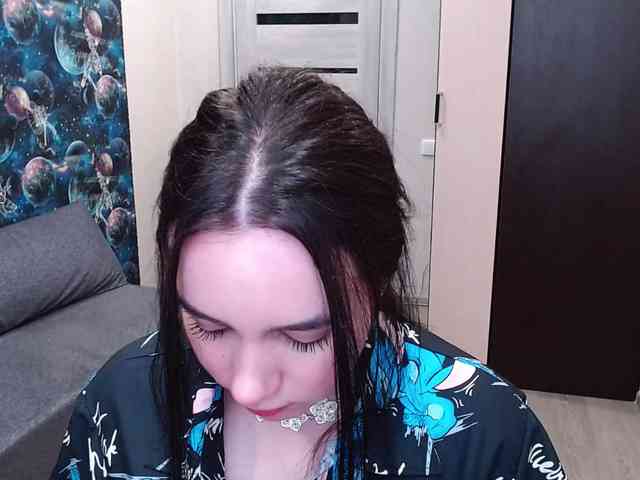 MonicaBrownie webcam