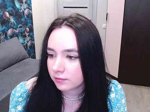 MonicaBrownie webcam