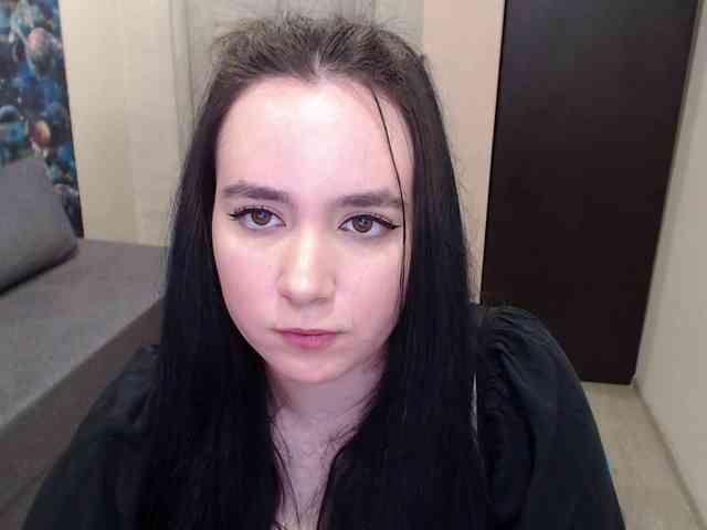 MonicaBrownie webcam