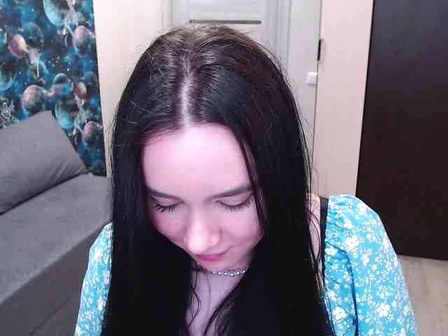 MonicaBrownie webcam