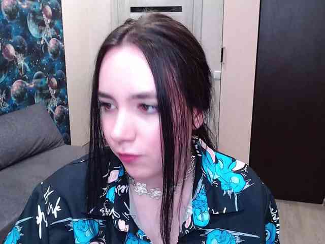 MonicaBrownie webcam