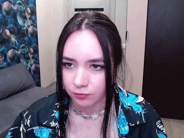 MonicaBrownie webcam