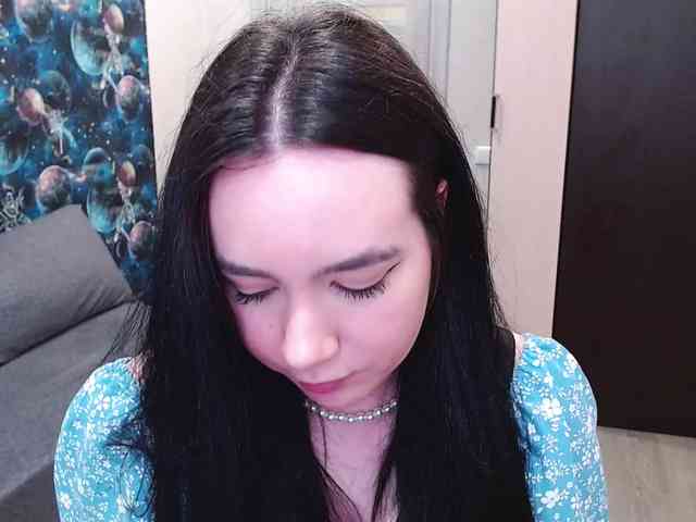 MonicaBrownie webcam