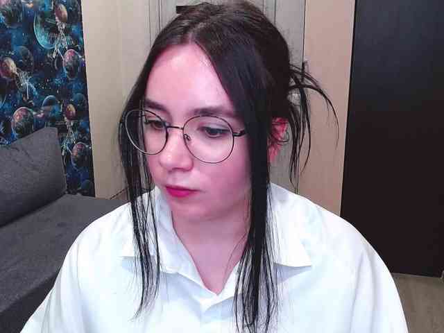 MonicaBrownie webcam