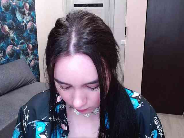 MonicaBrownie webcam