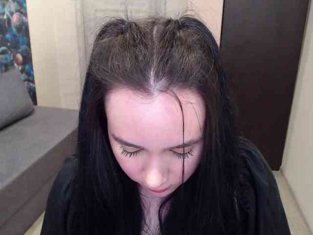 MonicaBrownie webcam