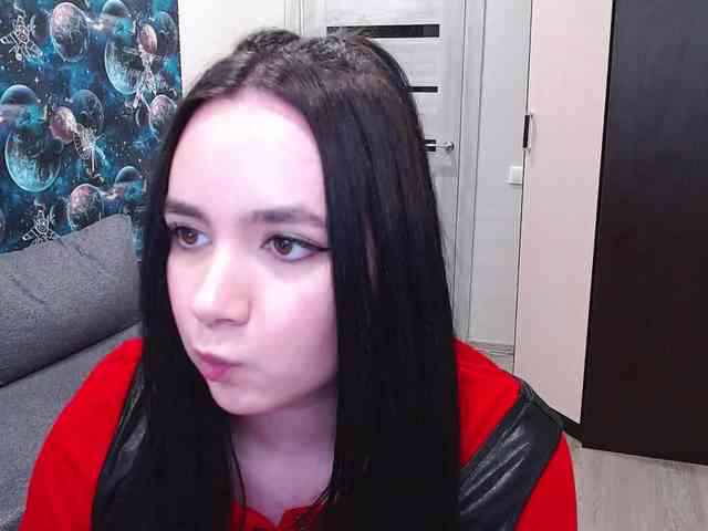 MonicaBrownie webcam