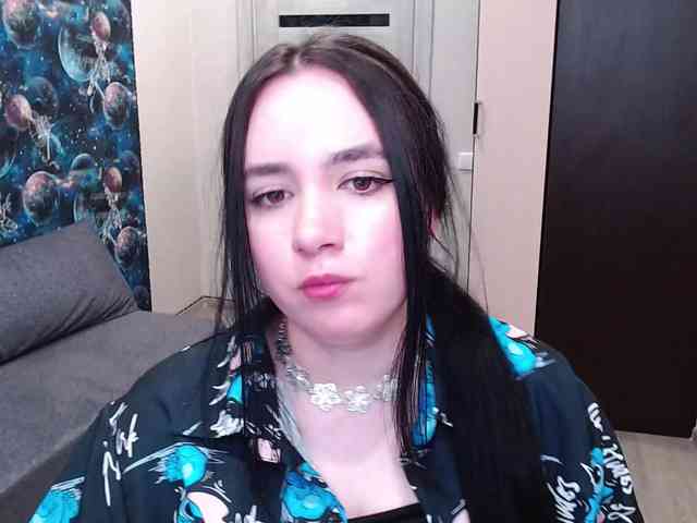 MonicaBrownie webcam