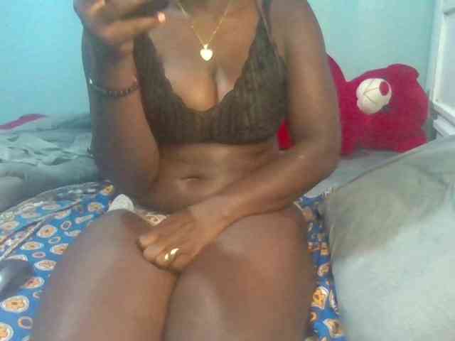 Sexyamadah-012 webcam