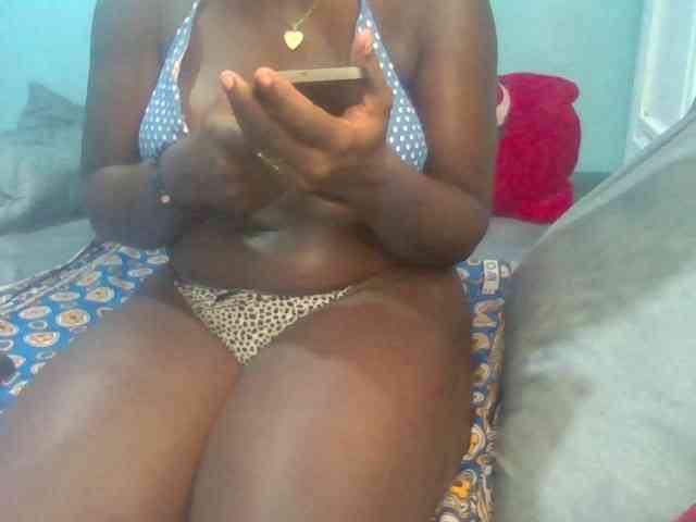 Sexyamadah-012 webcam