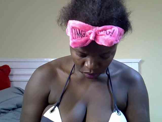 Sexyamadah-012 webcam