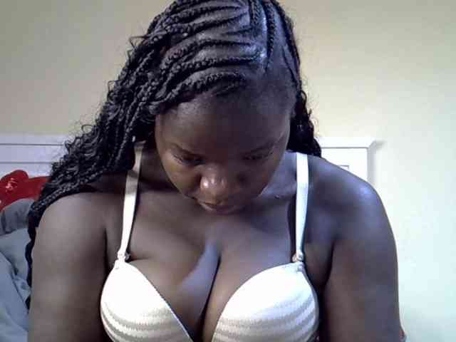 Sexyamadah-012 webcam