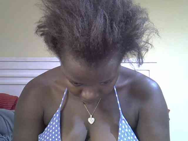 Sexyamadah-012 webcam