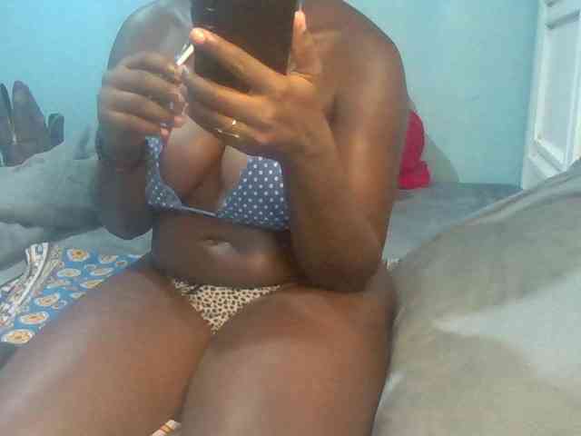 Sexyamadah-012 webcam