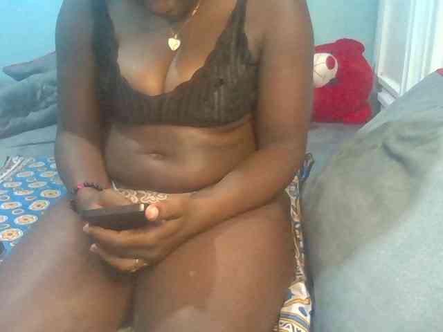 Sexyamadah-012 webcam