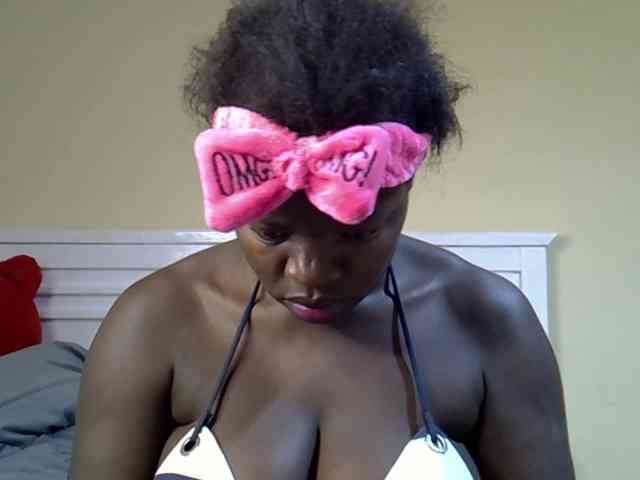 Sexyamadah-012 webcam