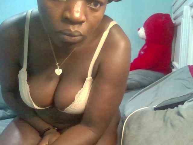 Sexyamadah-012 webcam