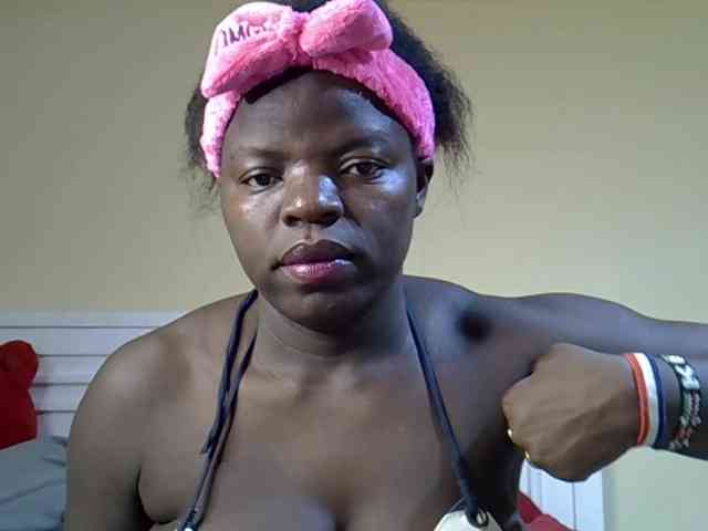 Sexyamadah-012 webcam