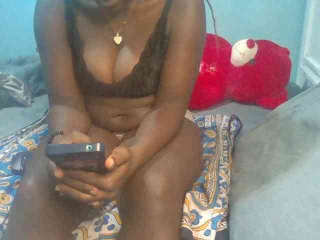 Sexyamadah-012 webcam