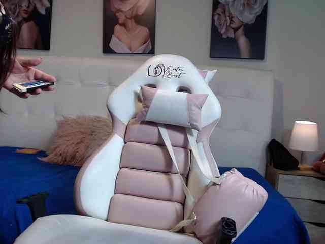 lorenajoness webcam
