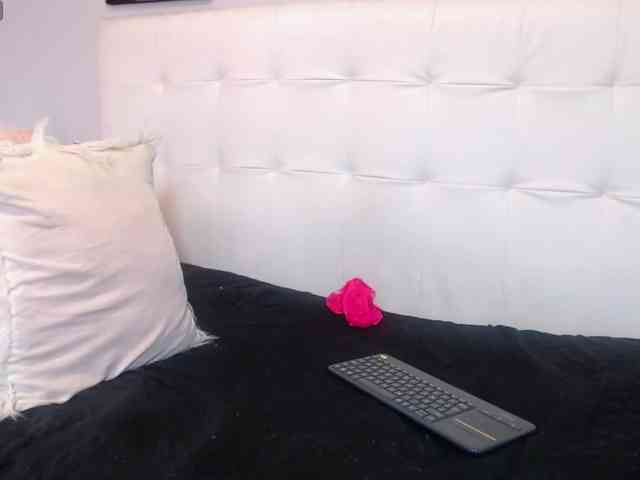 lorenajoness webcam