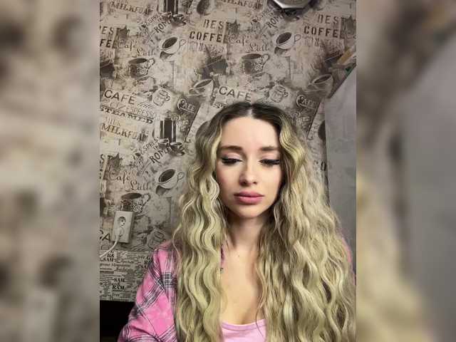 модель GoldenEmily