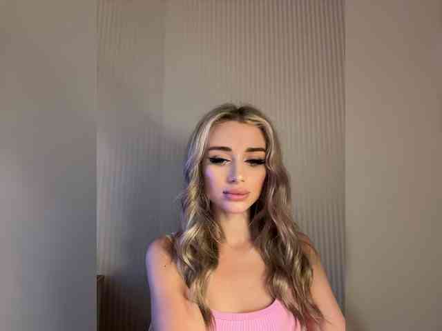 GoldenEmily Live Webcam on BongaCams