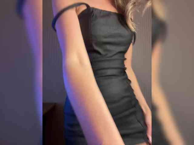 GoldenEmily webcam