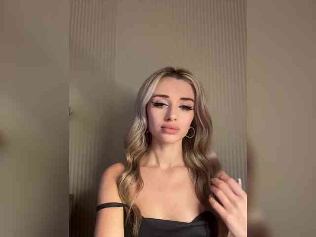 GoldenEmily webcam