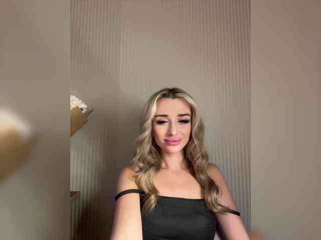 GoldenEmily webcam