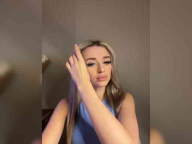 GoldenEmily webcam